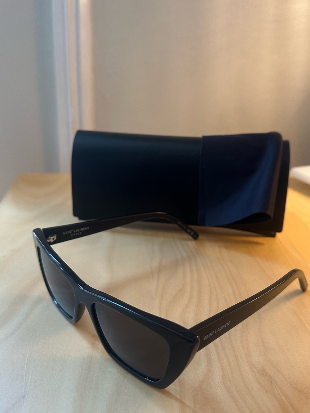 AUTH Saint Laurent Mica Black Cat-eye Sunglasses with Case - Picture 5 of 9
